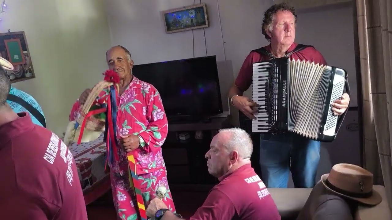 Mestre Luizão  agradecendo almoço Bairro Chiqueirao!