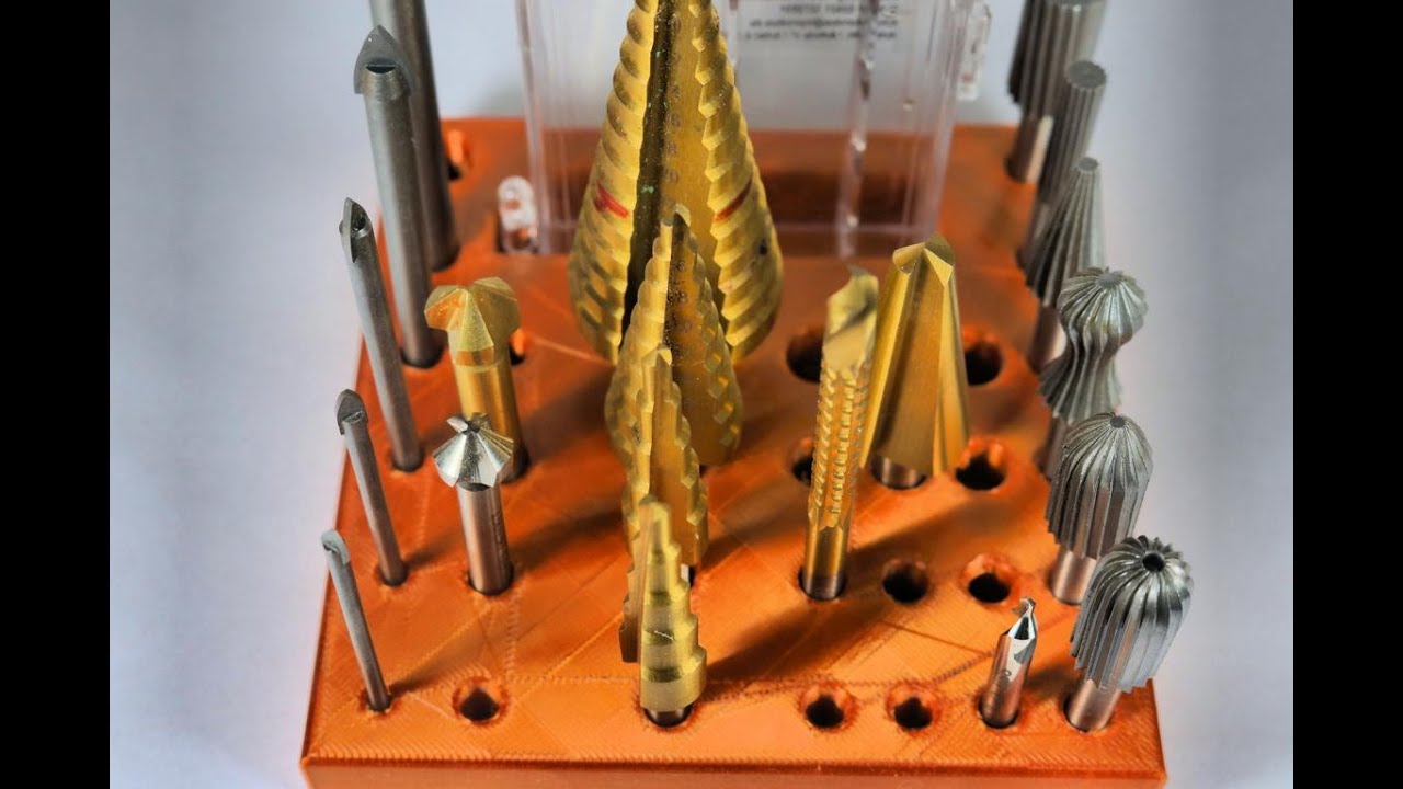 BeckerCAD 3D Pro: Via Kopier- und Offsetfunktion zum Werkzeughalter