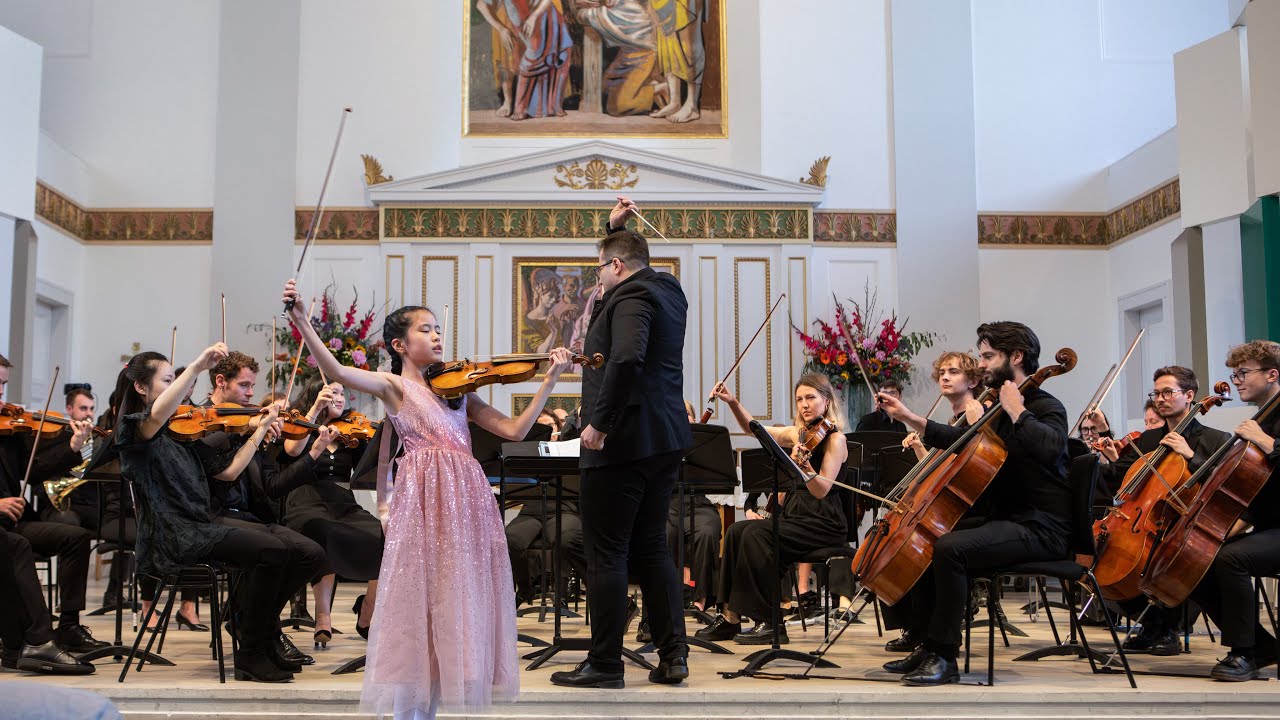 Lin Tokura (age 13) Zigeunerweisen by Sarasate