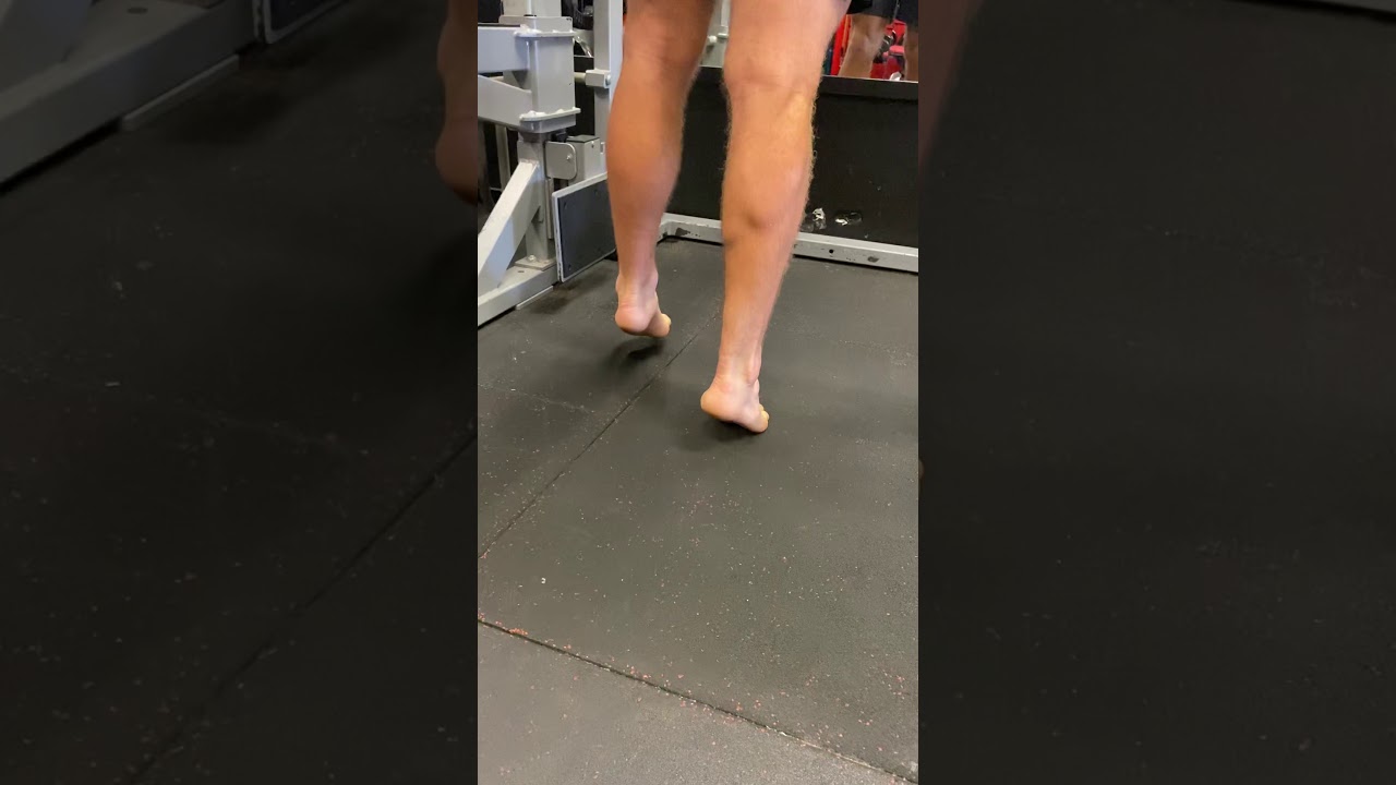 Body weight standing toe taps