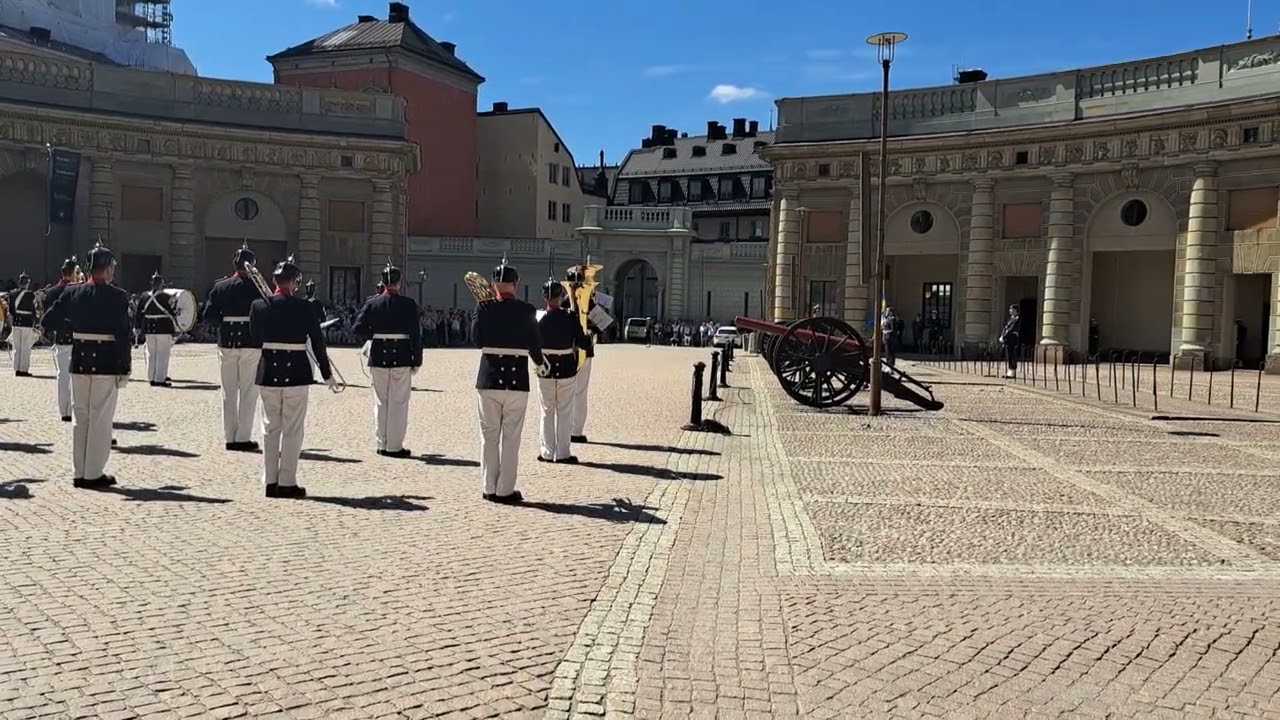 Guard change at the Royal Palace in Stockholm, Sweden. 2022 July.  (V)