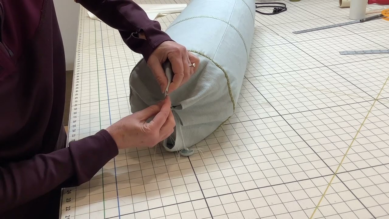 Bolster: How To Pleat Ends with Buttons