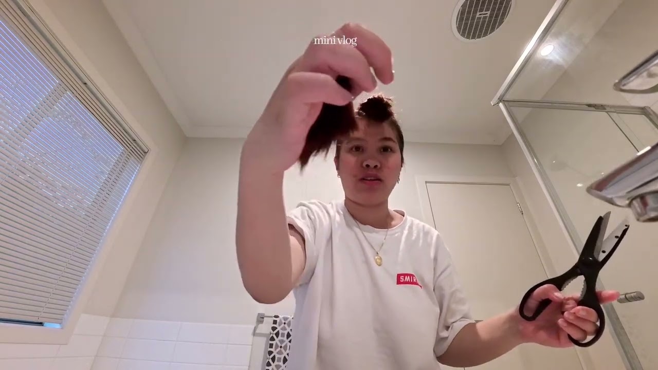 CHOPPED MY HAIR | Australia