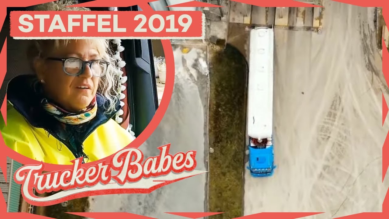 Bettina in Baugrube: Rückwärts einfahren wird zur Bewährungsprobe! | Trucker Babes | Kabel Eins