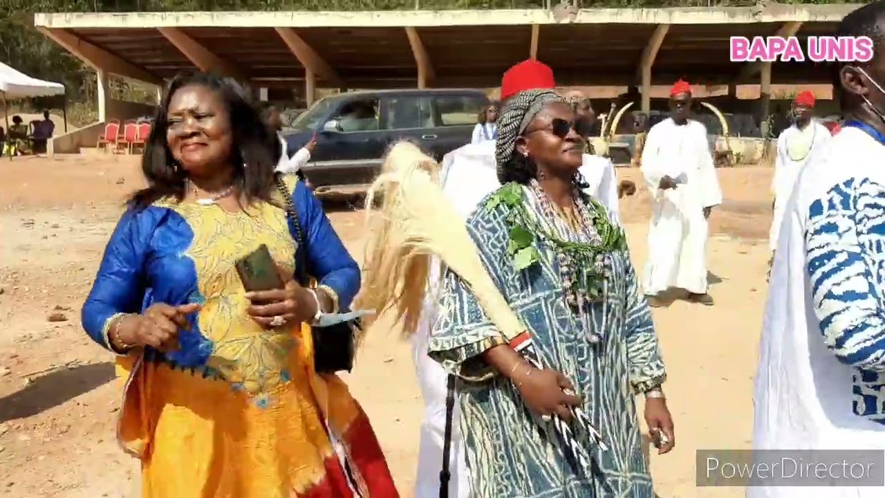 Le Kèna danse traditionnelle Bamileké de l'ouest du Cameroun