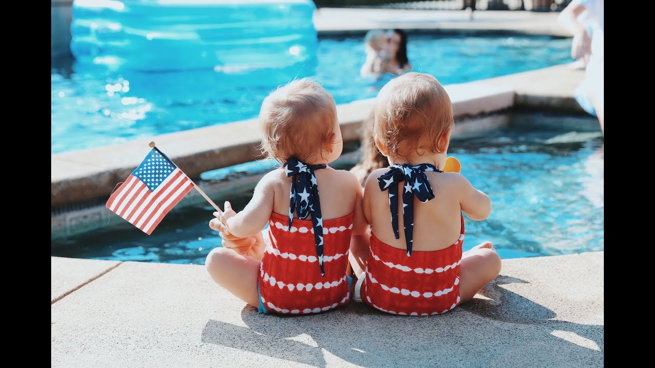 BABIES FIRST 4TH OF JULY FIREWORKS!