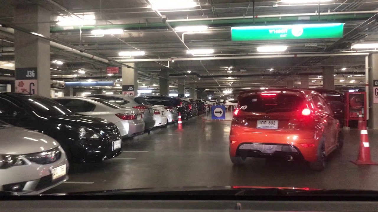 ลานจอดรถเซ็นทรัลเฟสติวัล อีสต์วิลล์ Centralfastival Eastville car park