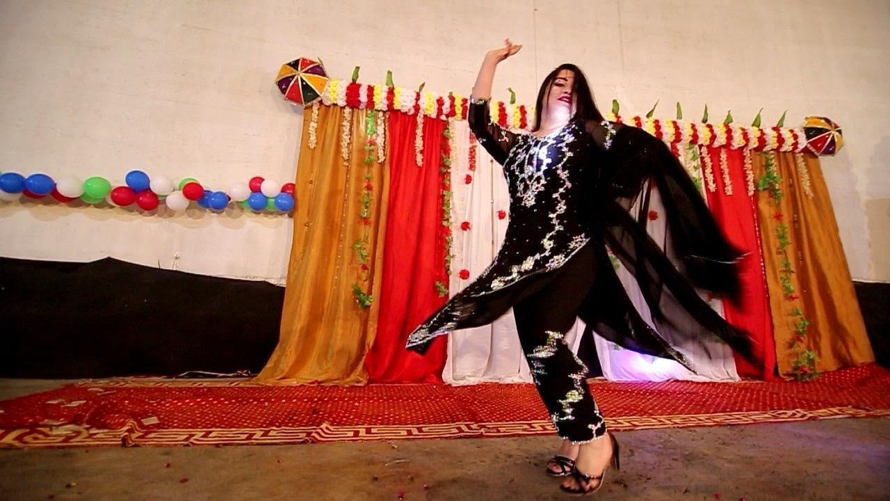 Maryam Khan Most Viral Dancer Pashto New Stage Dance