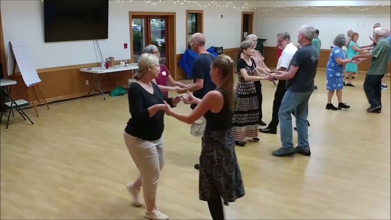 Come with Voices Singing • English Country Dance