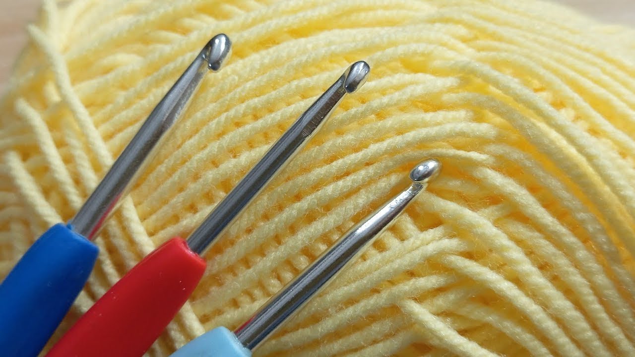 SUPER EASY CROCHET Pattern For Beginners! (2 Row Rep) Crochet Stitch For Baby Blanket, Bag & Scarf