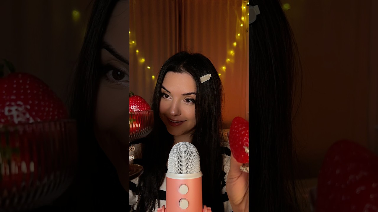 Real or fake strawberry?🍓 #asmr #mukbang #asmreating #tingles #asmrmouthsounds #relaxingvideo