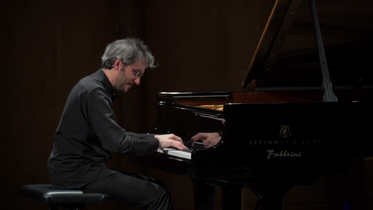アレクサンダー・ガジェヴ plays ムソルグスキー：組曲「展覧会の絵」より抜粋