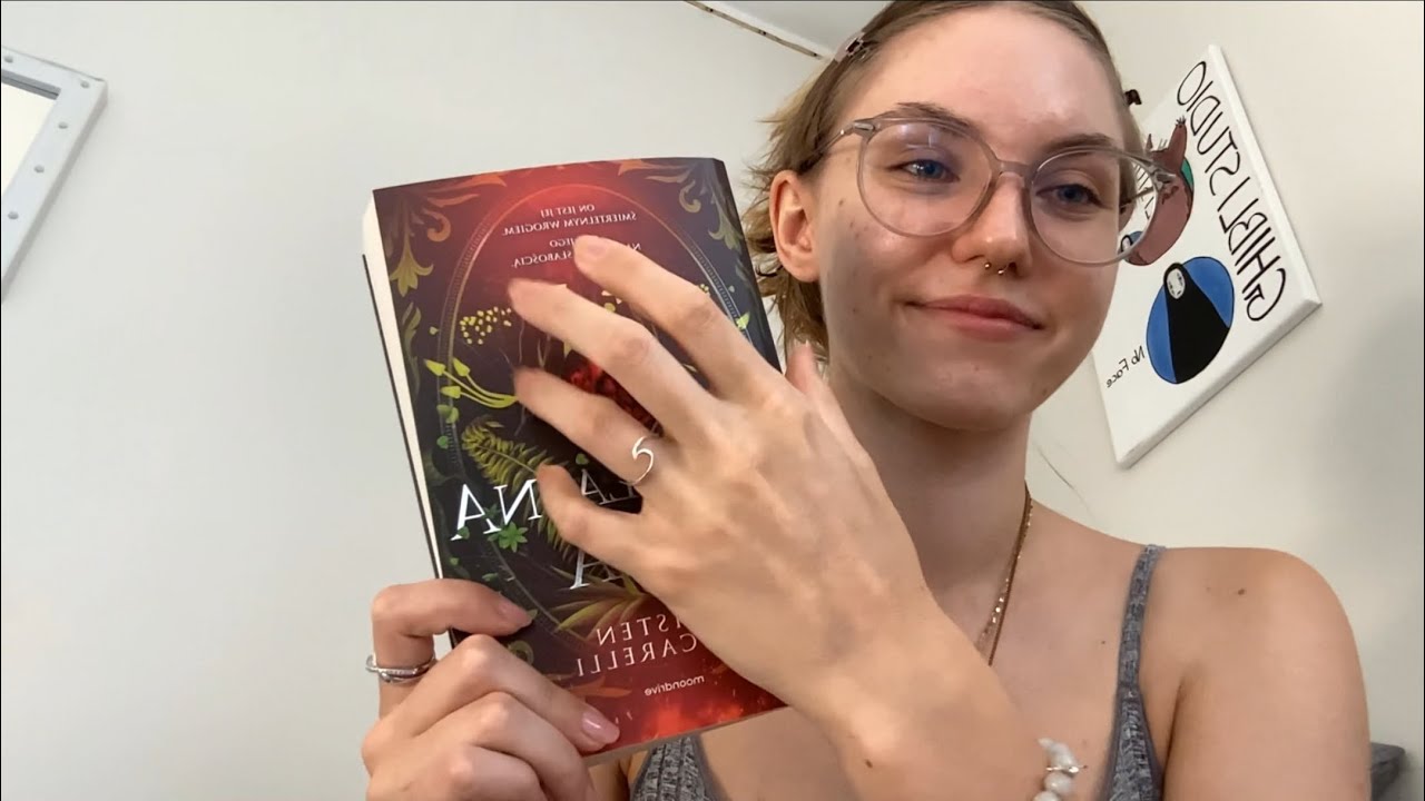 my first asmr video (tapping, scratching, whispering)