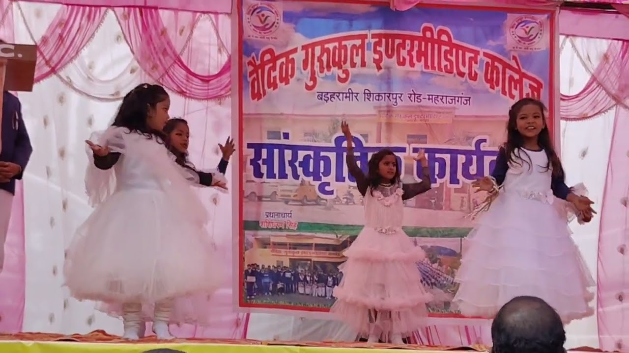छोटे छोटे सपने हो सपने अपने हो । 26 जनवरी कार्यक्रम by class Lkg