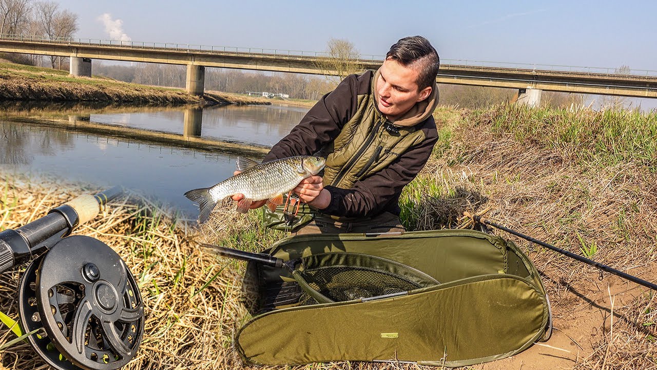 Angeln mit Matchrute und Centrepin am kleinen Fluss // Riverfishing