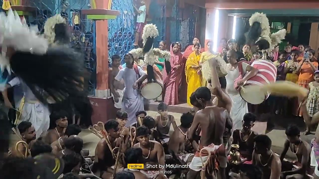 পালিশ গ্রামের ধর্মরাজ পুজো। 🙏🙏ঢাকিদের এক অনবদ্য বাজনা পরিবেশন। ❤️❤️ #puja #village #love