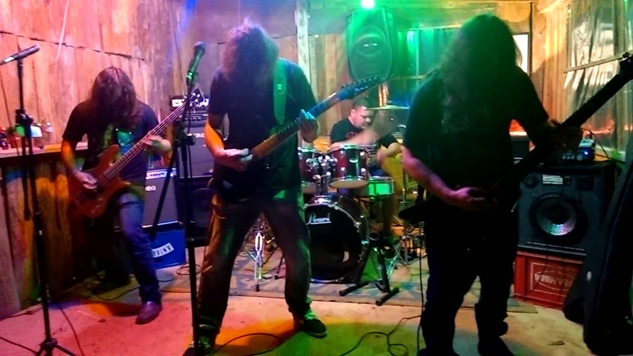 DESORDEM MENTAL - O Que H&aacute; de Errado Com O Que Fa&ccedil;o (ao vivo)
