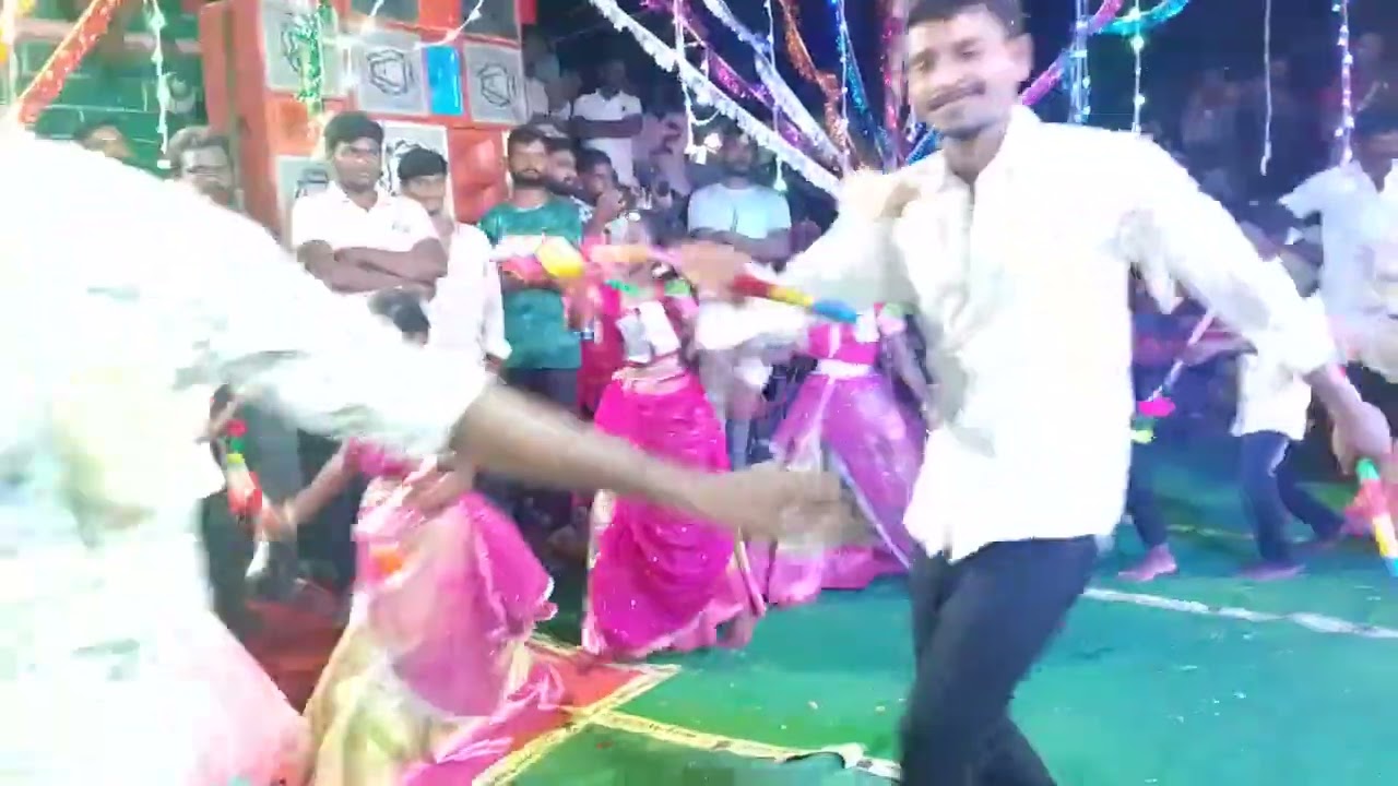 నీలపురం గజ్జలపూజ లో మీ చరణ్ కోలాటం దువ్వూరు ఓ మొగుడా సాంగ్ సెల్ :7989645481...