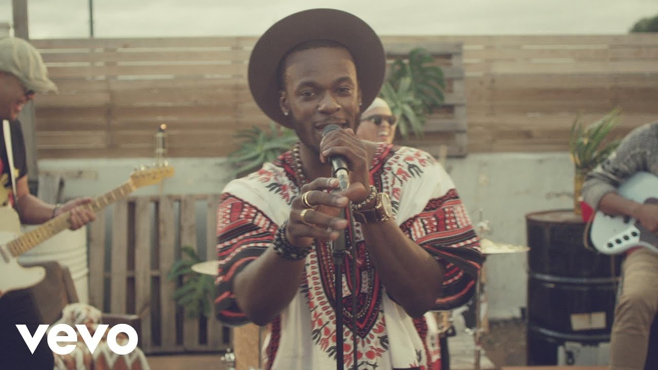 Tim Omaji - Something Bout You