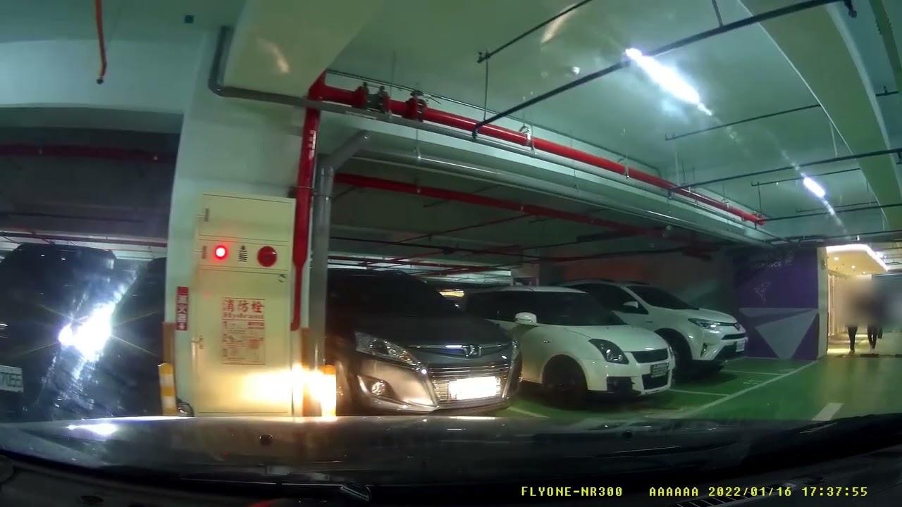 台中秀泰生活文心店停車場