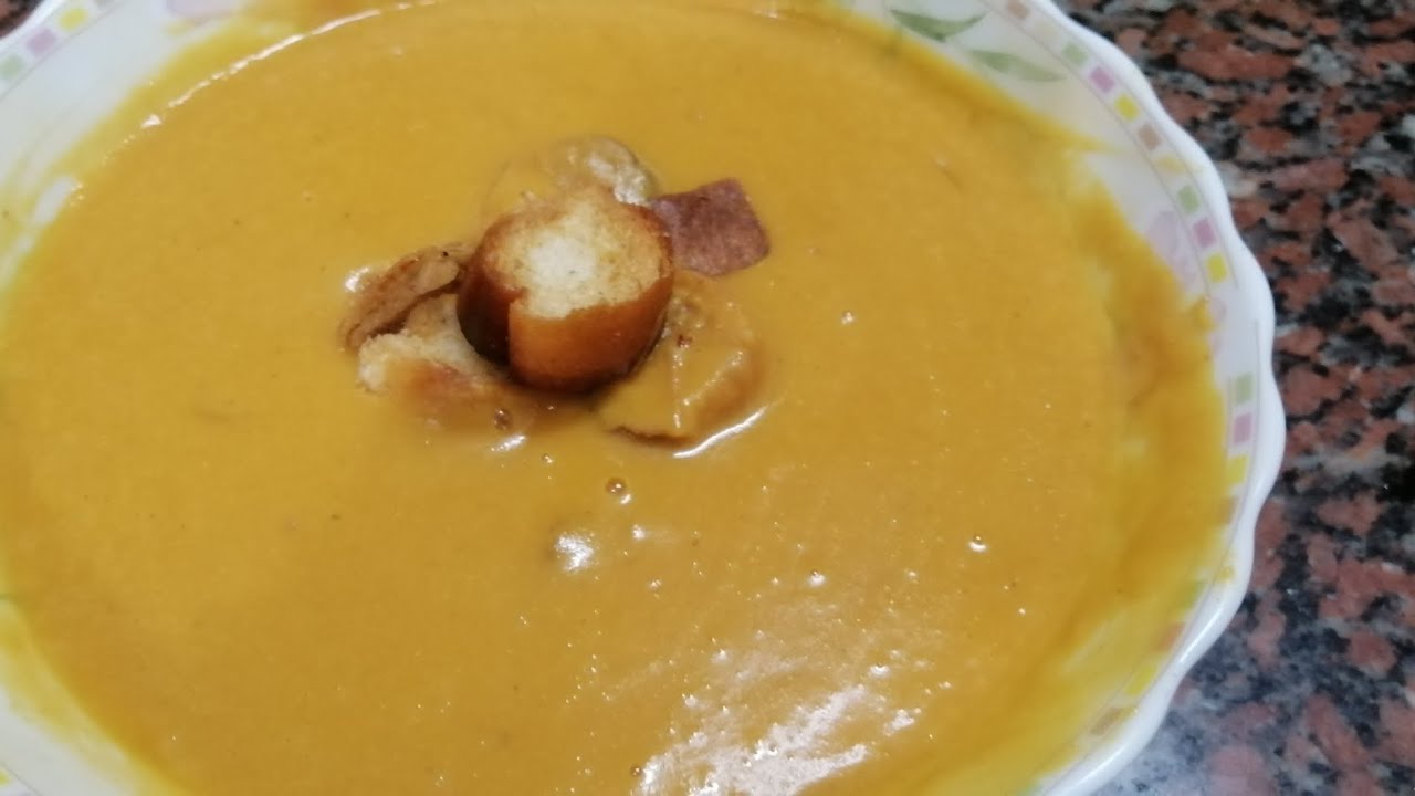 طريقة شوربه العدس  الخطيره احلا طبق عدس هتعملي في الجو بارد ده😋👍♥️🌷