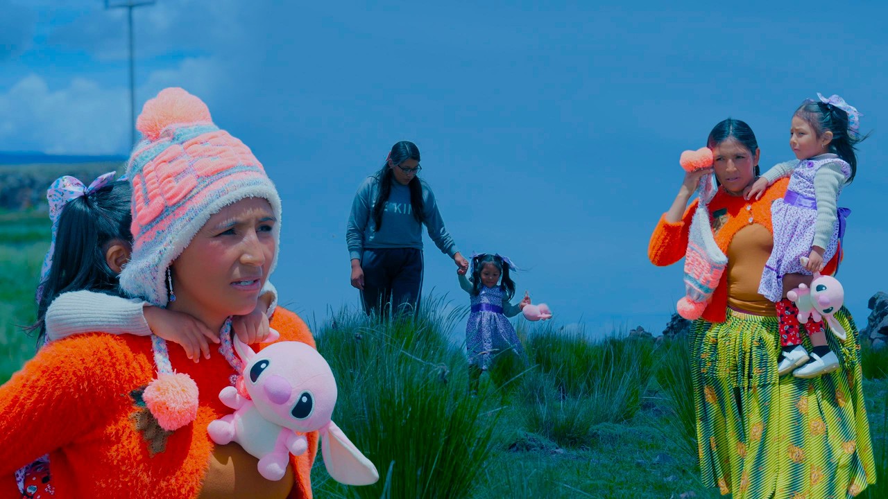 e̷sta mujer de̴jó a su hi jα en el cerro 😱