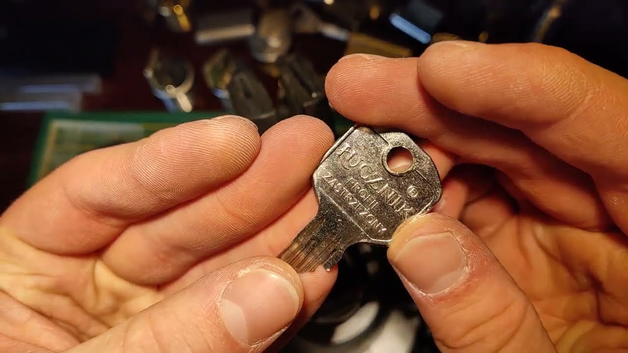 Lucznik E8 profil zastrzezony (restricted profile) picked