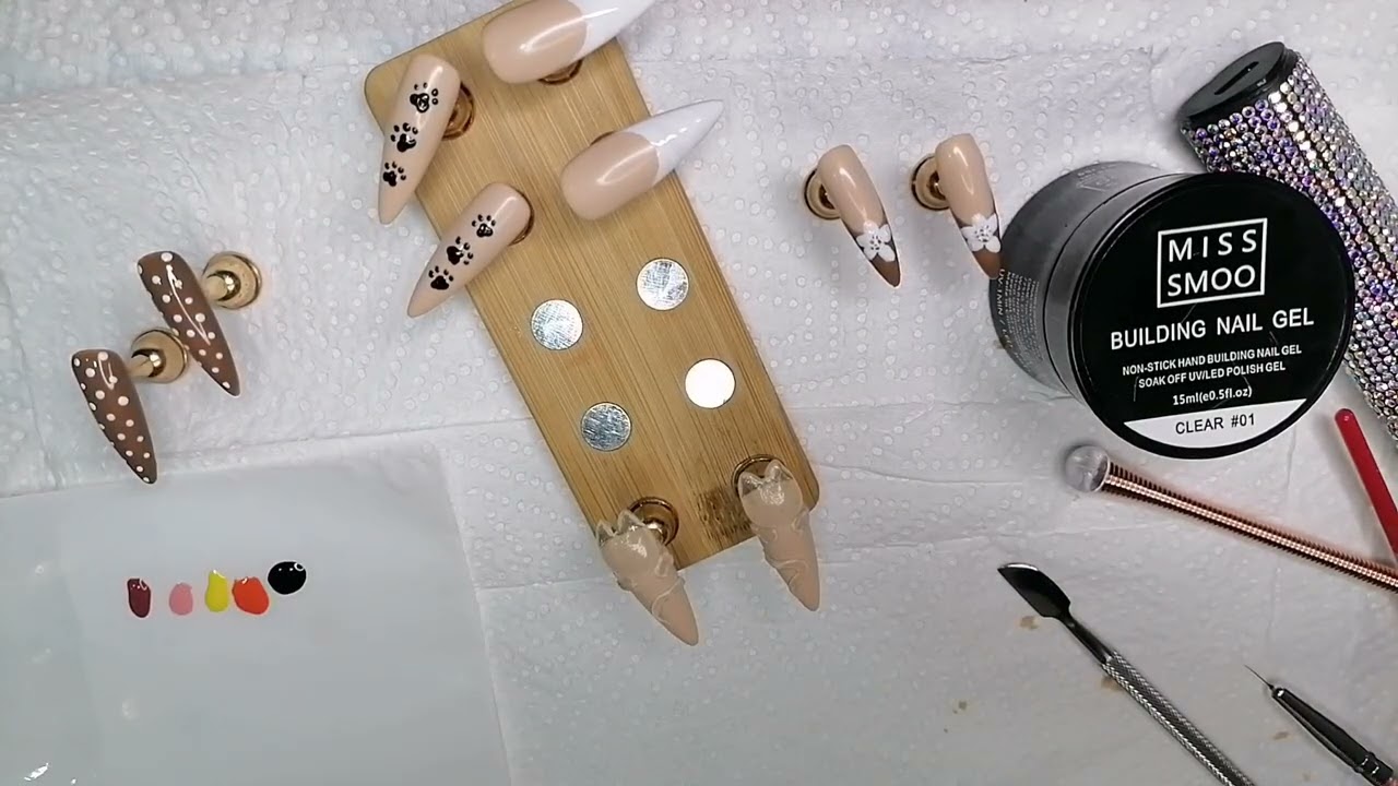 Make some kitty nails with me! MEOW. Can you spot the BIG mistake? 