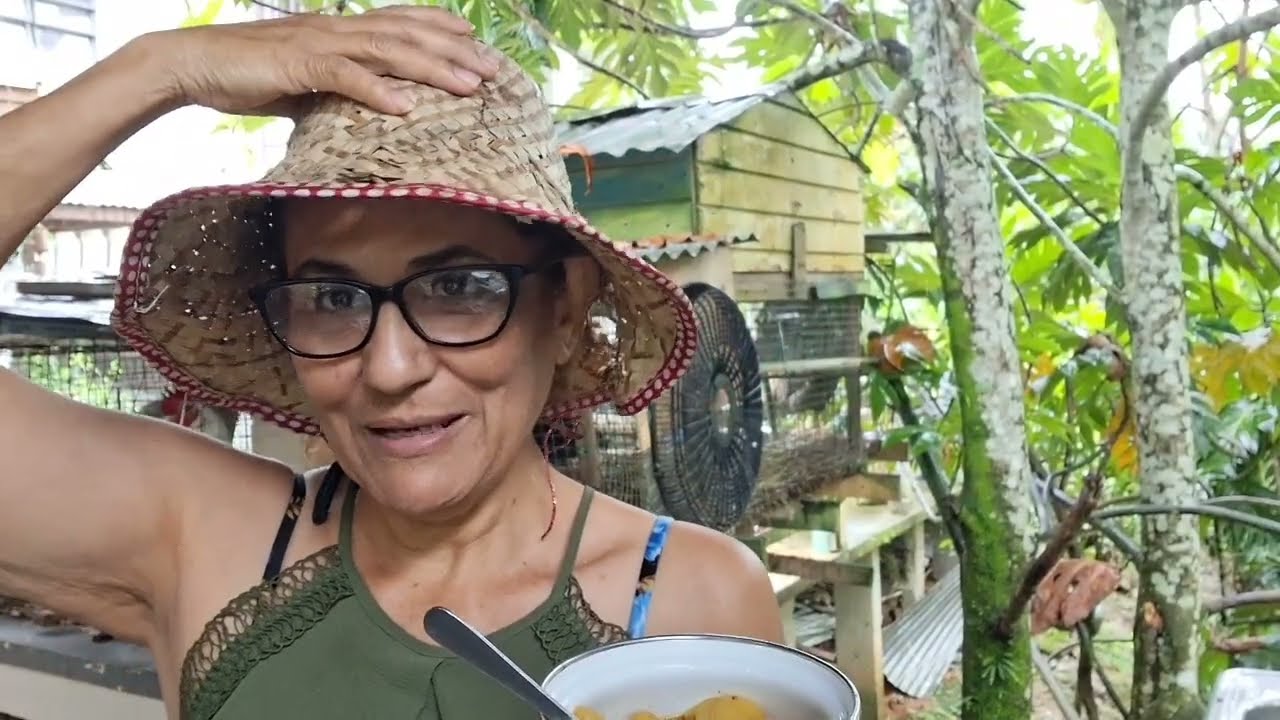Un domingo en el campo, cocino asopao de pollo y gandules y cosecho cúrcuma. Acompáñame 🙏