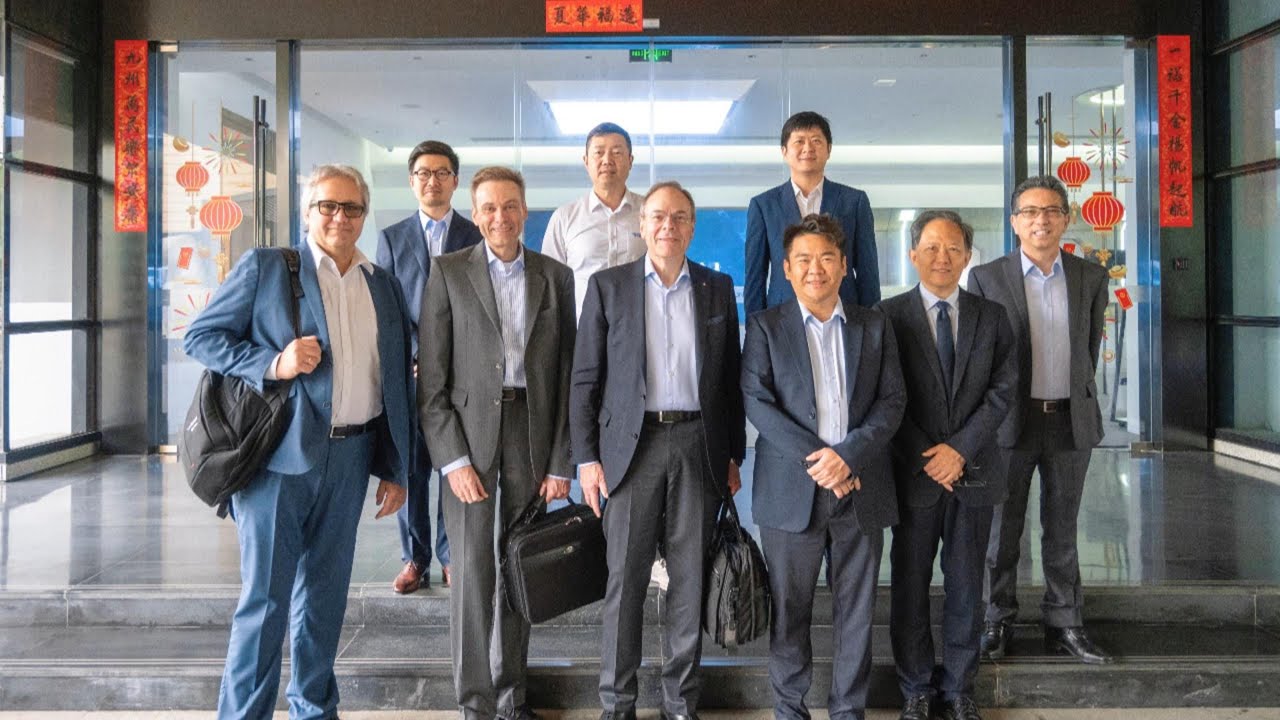Prof. Thomas Lenarz and Prof. Andreas B&uuml;chner were invited to visit Nurotron