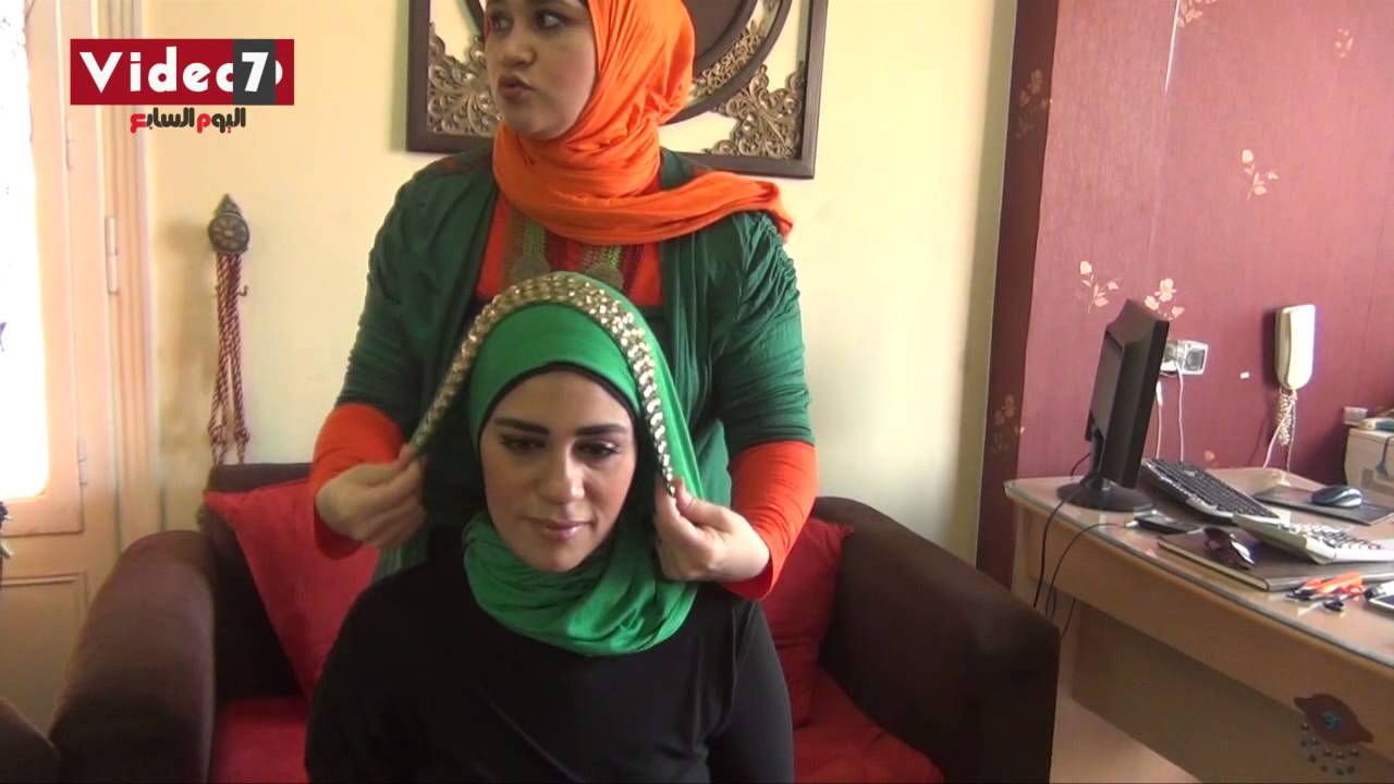بالفيديو.. مروة البغدادى تقدم لفة جديدة للطرحة 