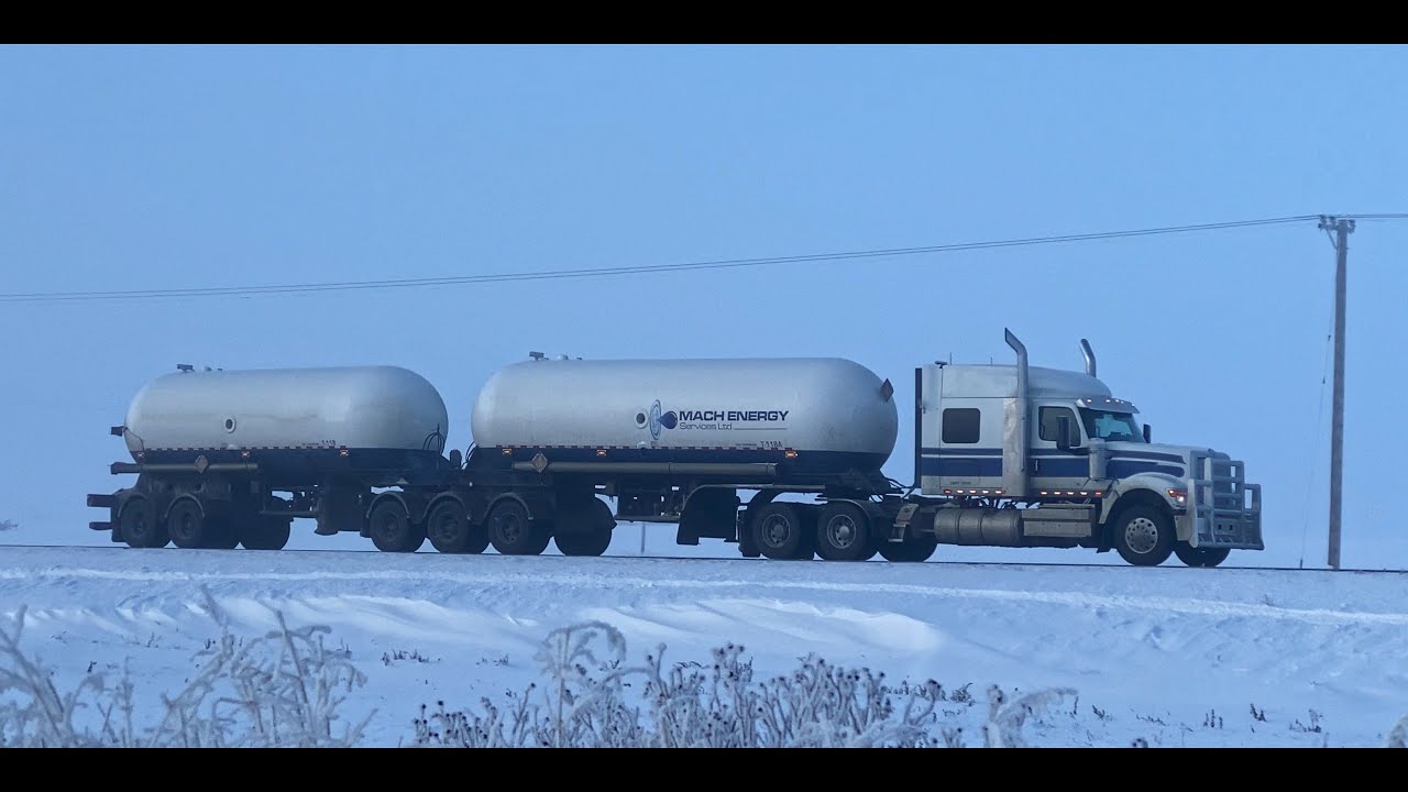 Winter Truck Spotting - Hwy 7 | Variety of SK Trucks, Kenworth T880, Peterbilt 579, Int'l HX520