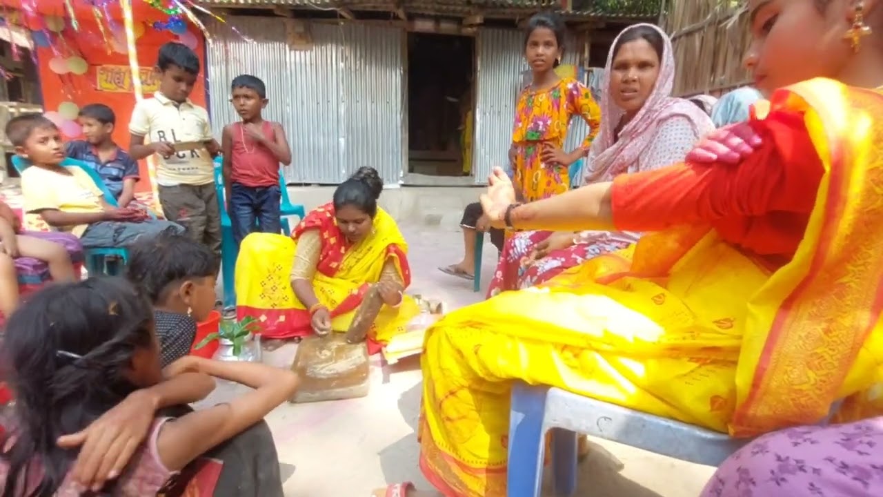 বরিশাল বরগুনার  এর গ্রামের বিয়ে বাড়ি হয়লা।