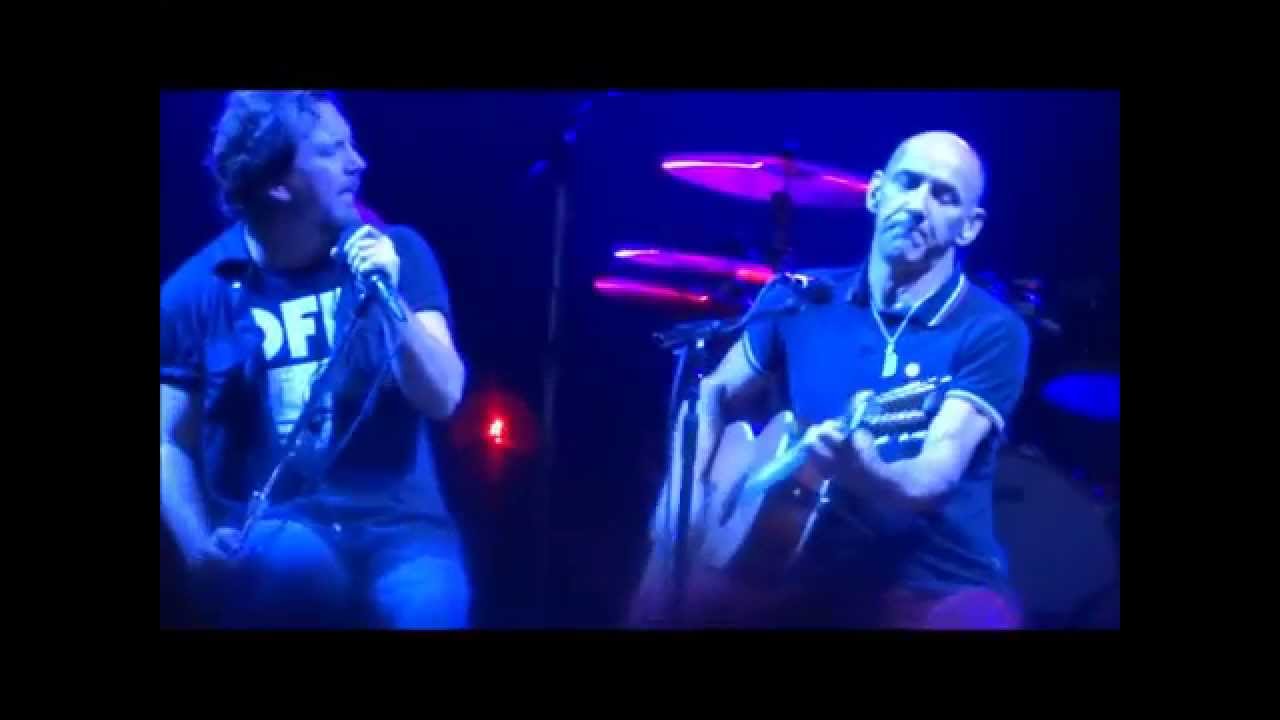 Eddie Vedder with Simon Townshend - I'm The Answer - Milton Keynes Bowl - 11th July 2014