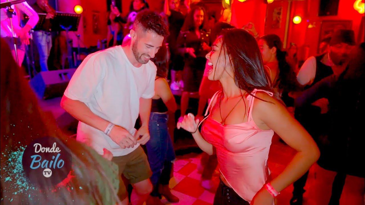 Bailando Salsa en Mama Rumba - El Diablo Colorao | Ciudad de Mexico 2022