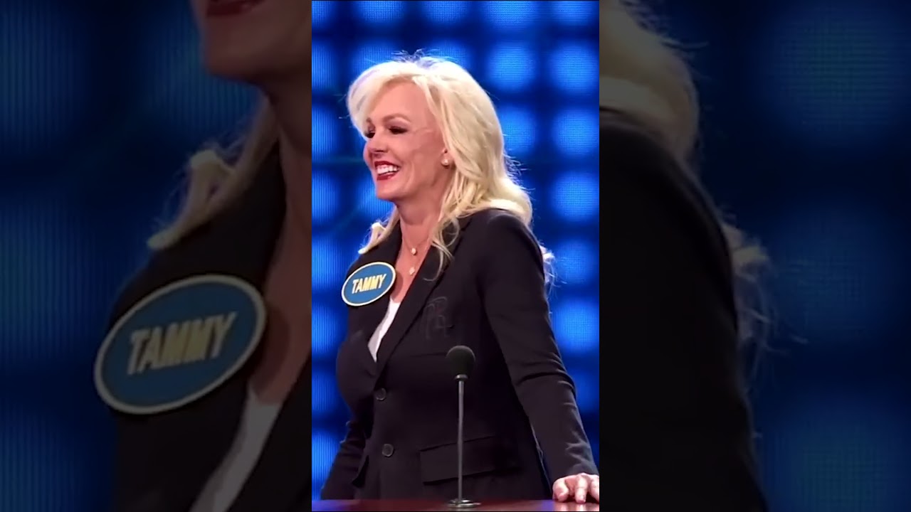 Terry Bradshaw Has To Play With His Good Hand On Celebrity Family Feud #shorts