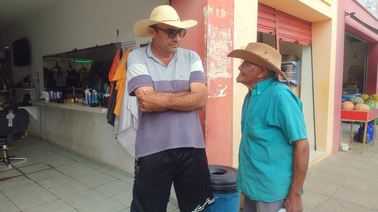 ANTÔNIO RUFINO E SEU PEDRO JACÓ CONVERSANDO NO SALÃO DE PAULO CABELEIREIRO.