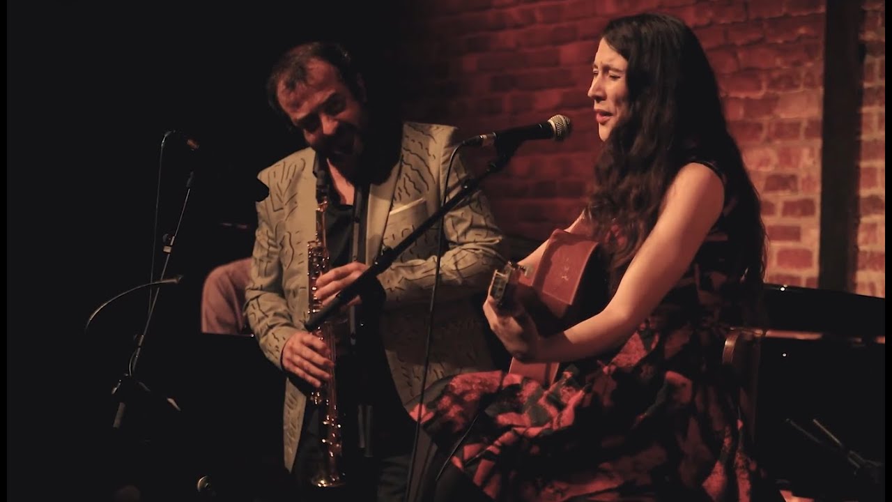 Leila Duclos ft. Pierre Bertrand - Interaction (Live au Bal Blomet)