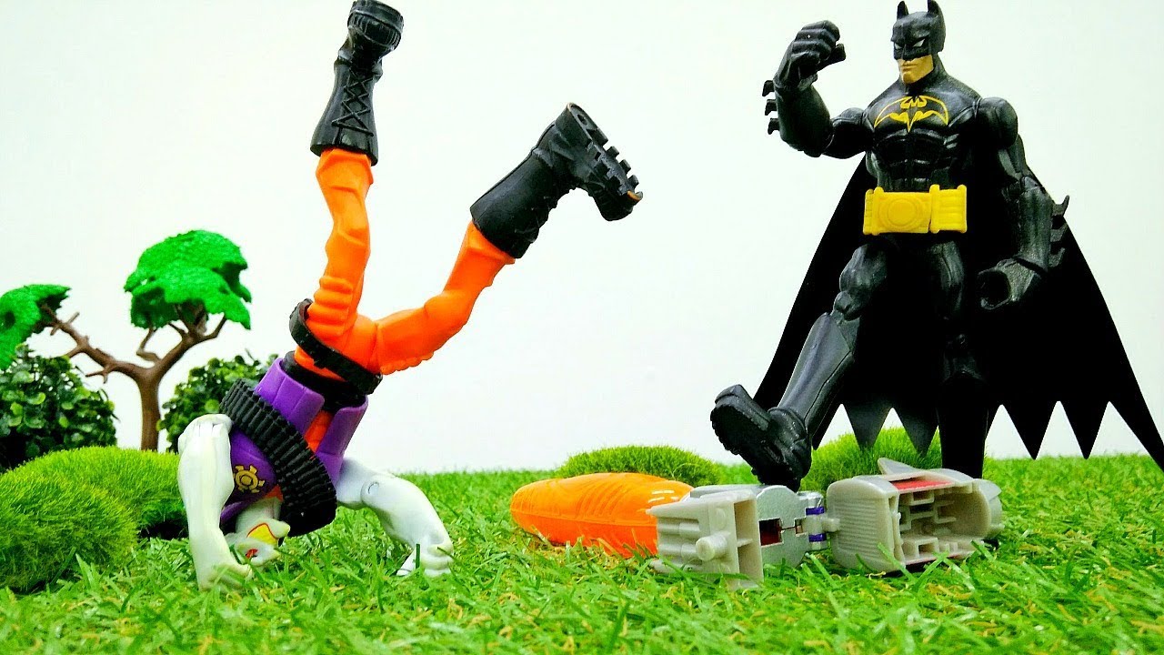 Batman vs Joker. Juguetes de DC comics. Vídeo para niños.