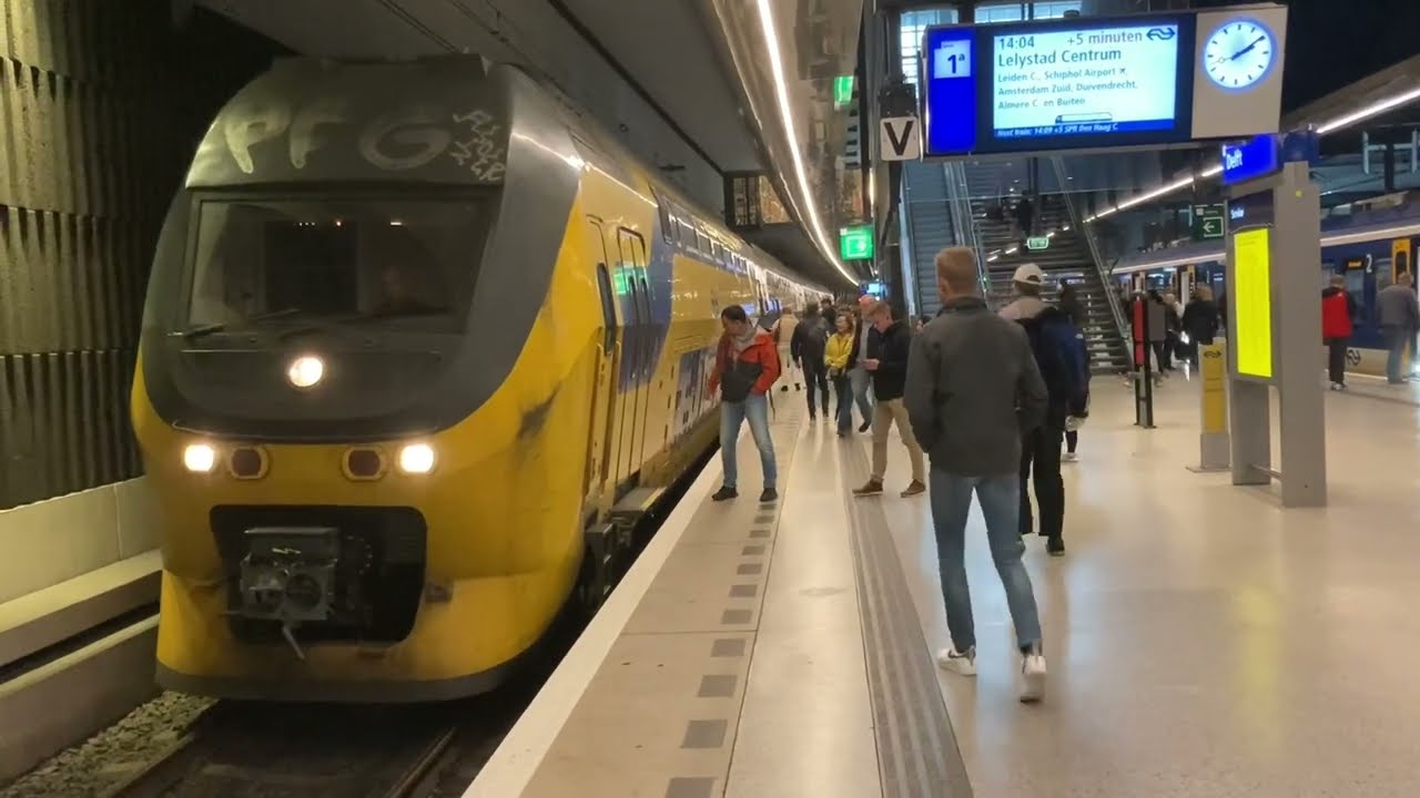 Treinen op station Delft (13-10-2022)