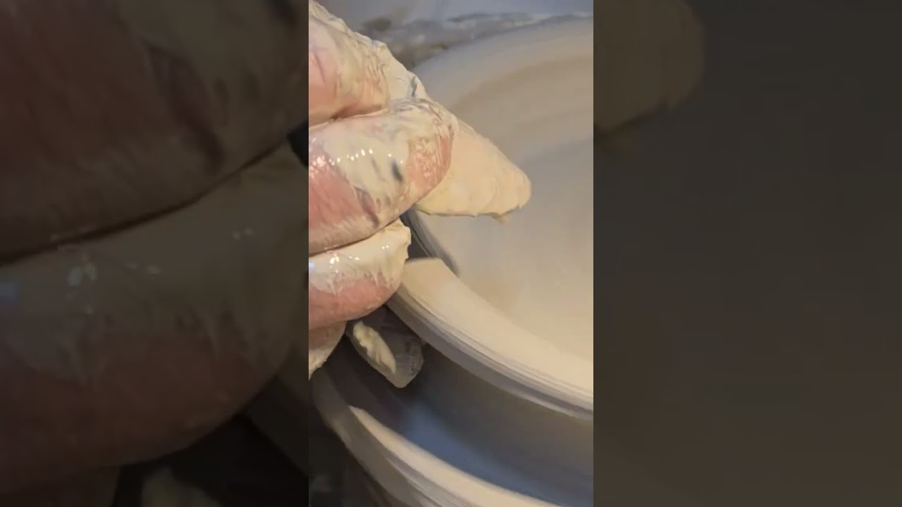 Un gros cendrier extérieur percé.