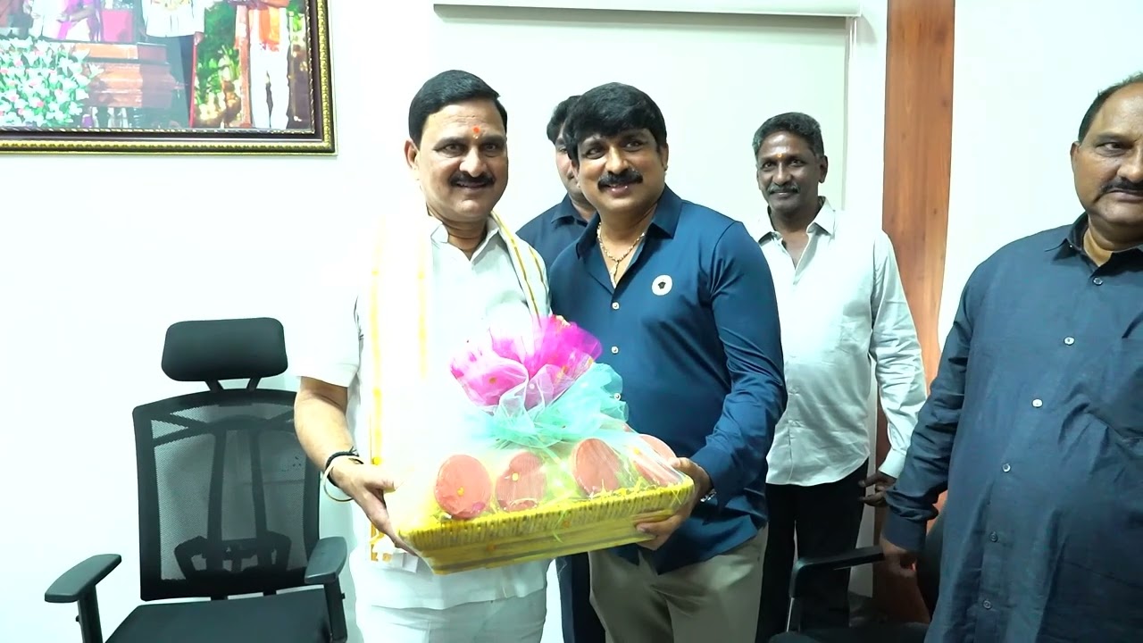 భీమవరంలో క్యాంప్ కార్యాలయంలో నూతన సంవత్సరం వేడుకలు