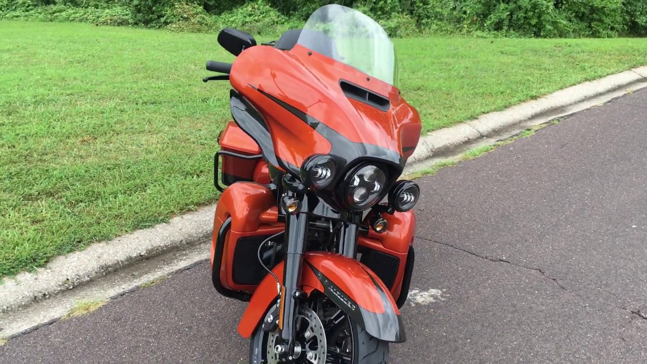 2020 Harley-Davidson Limited Scorched orange and silver flux