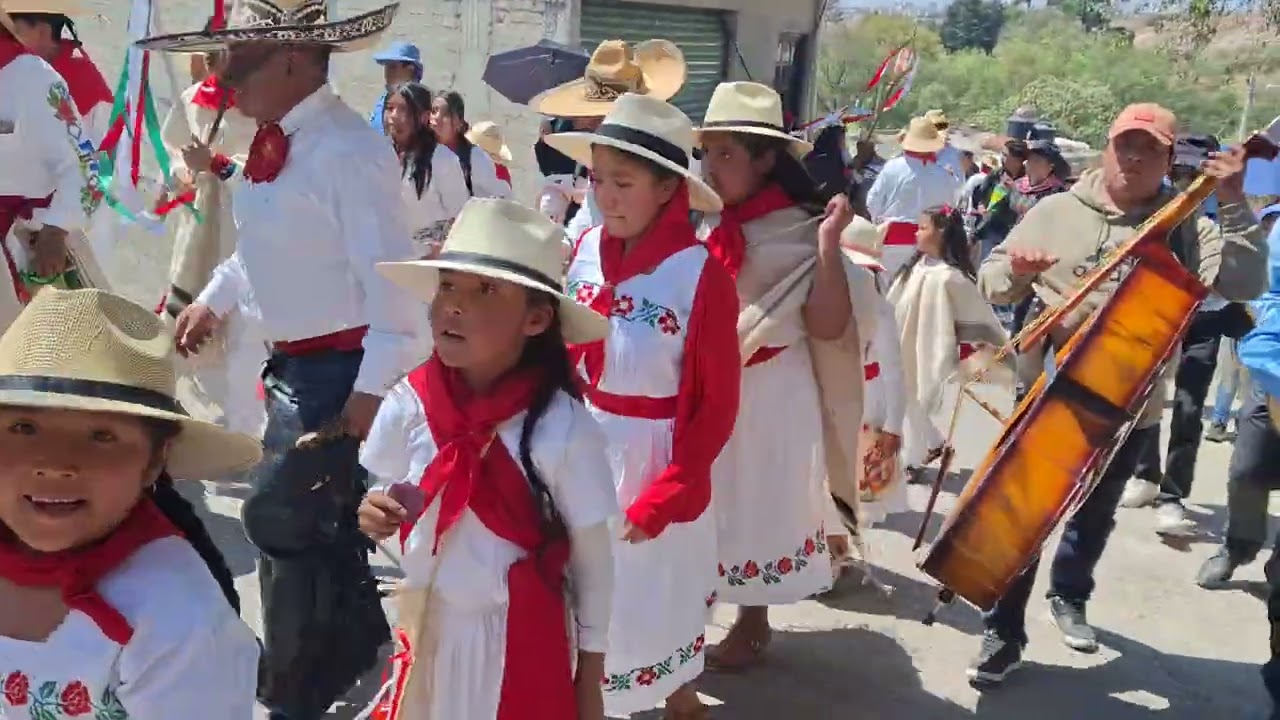 Subida de la imagen del  Santo niño| tradiciones Zolotepec, Xonacatlán, Edomex