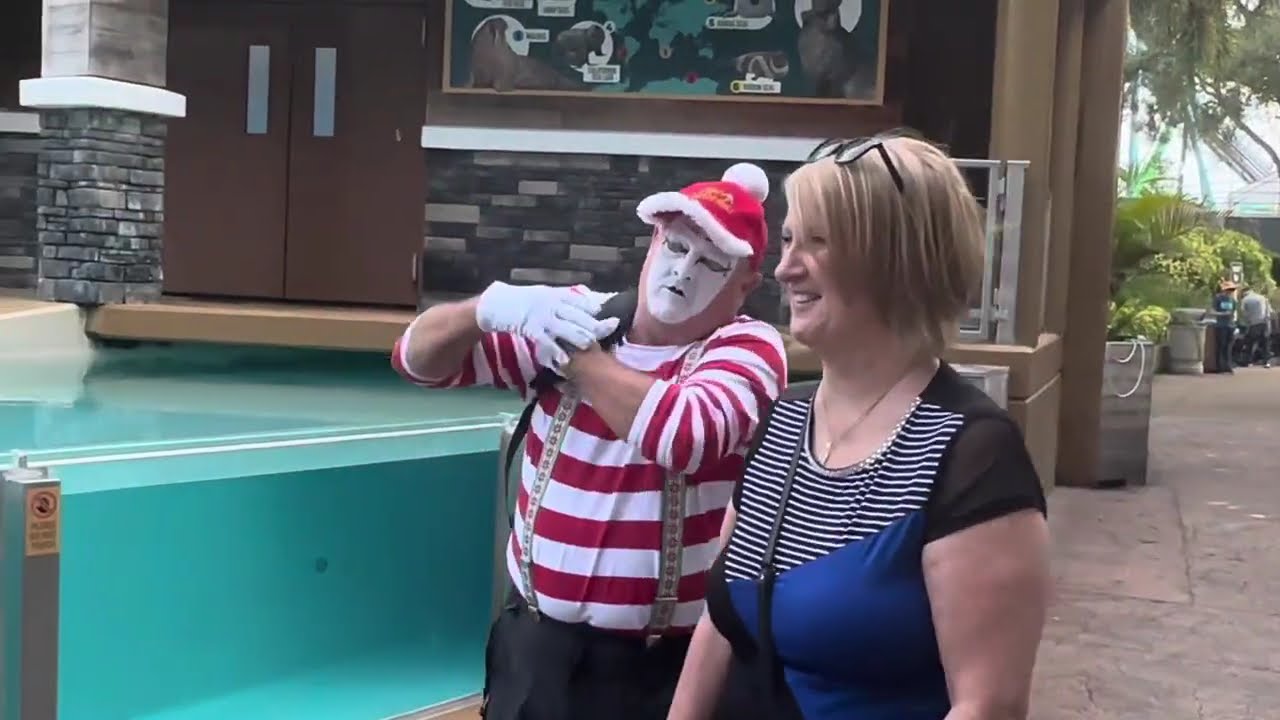 Tom The SeaWorld Mime Entertaining at SeaWorld Orlando