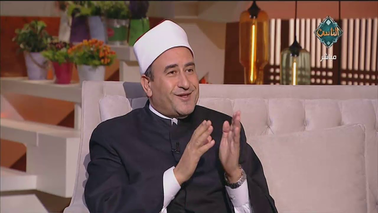 رد د. ربيع جمعة الغفير على من يقول أن الأزهر يدرس بعض الفكر المتطرف  | مع الناس