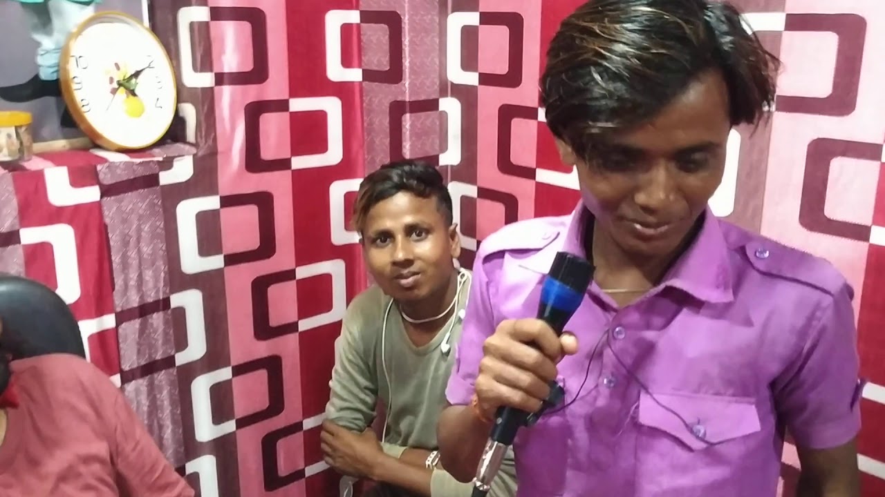 एक पागल प्रेमी पहुँचा स्टूडियो में गाना गाते गाते रो दिया और सबको रुला दिया।दर्द देखकर कर दिया फ्री