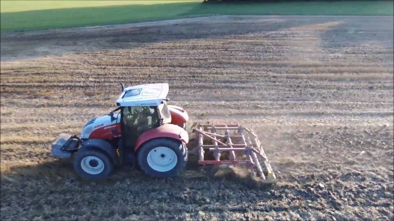 Grubbern mit einem Steyr 4110 Profi