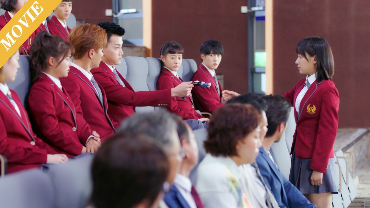 💞【MOVIE】女孩對男友失望至極，當眾提出分手，要回定情信物！ #伦理 #电视剧