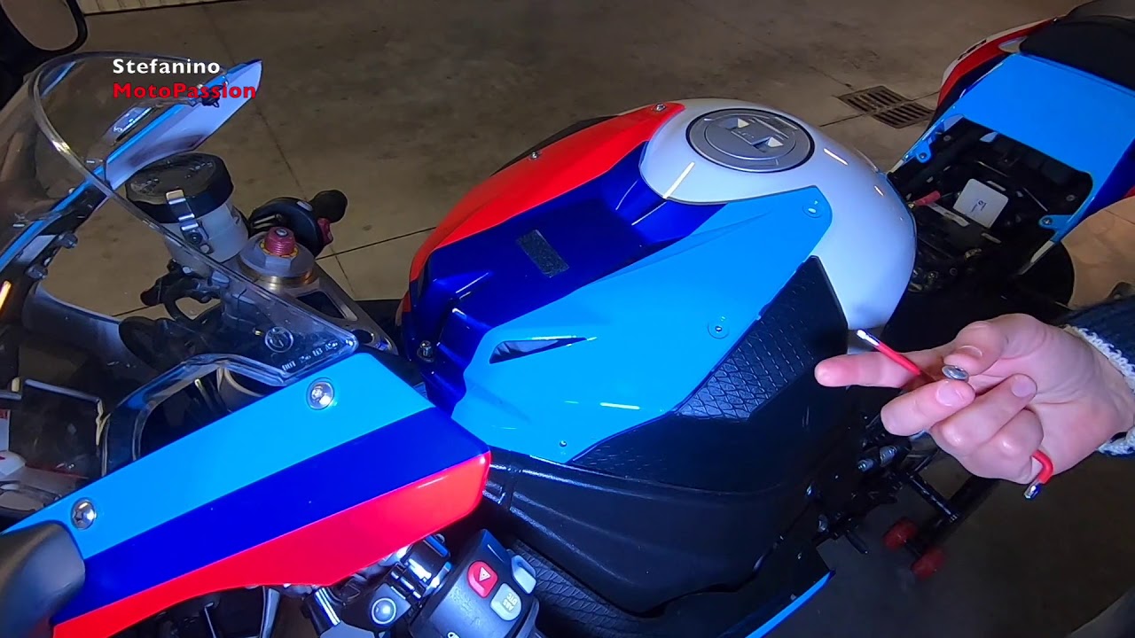 COME INSTALLARE SULLA MOTO PORTE USB E CONNETTORE MANUTENTORE.. E COSA